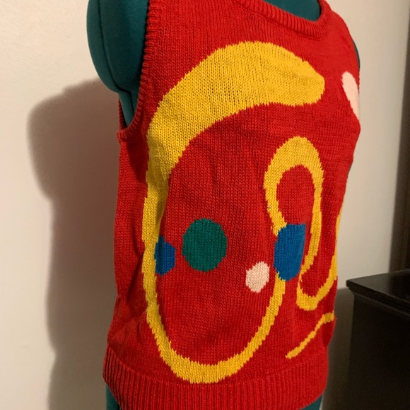 Knit de Ville. Sleeveless Sweater. - Picture 2 of 5